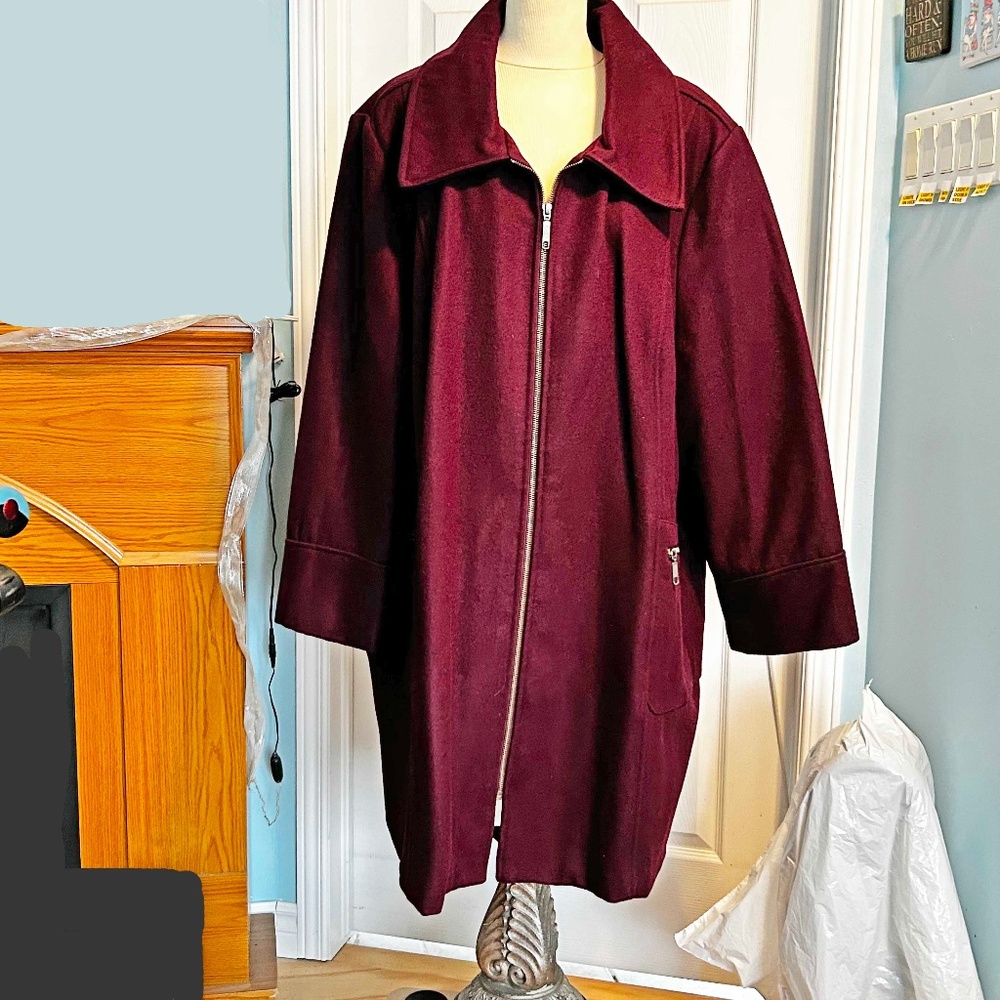 WOOL BLEND COAT, MAROON, SIZE 5X, FRONT ZIP, ZIP POCKETS, FULLY LINED, PENNINGTO